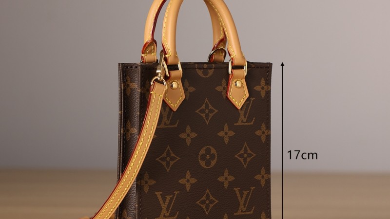 Petit Sac Plat M81295 Petit Sac Plat M81295